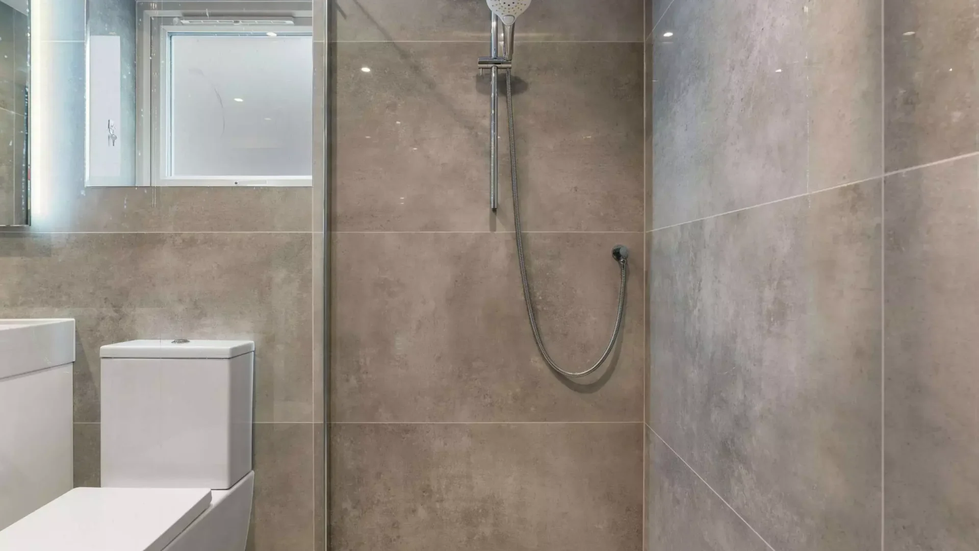 133-Fawe-Park-Road-SW15-2EG-17