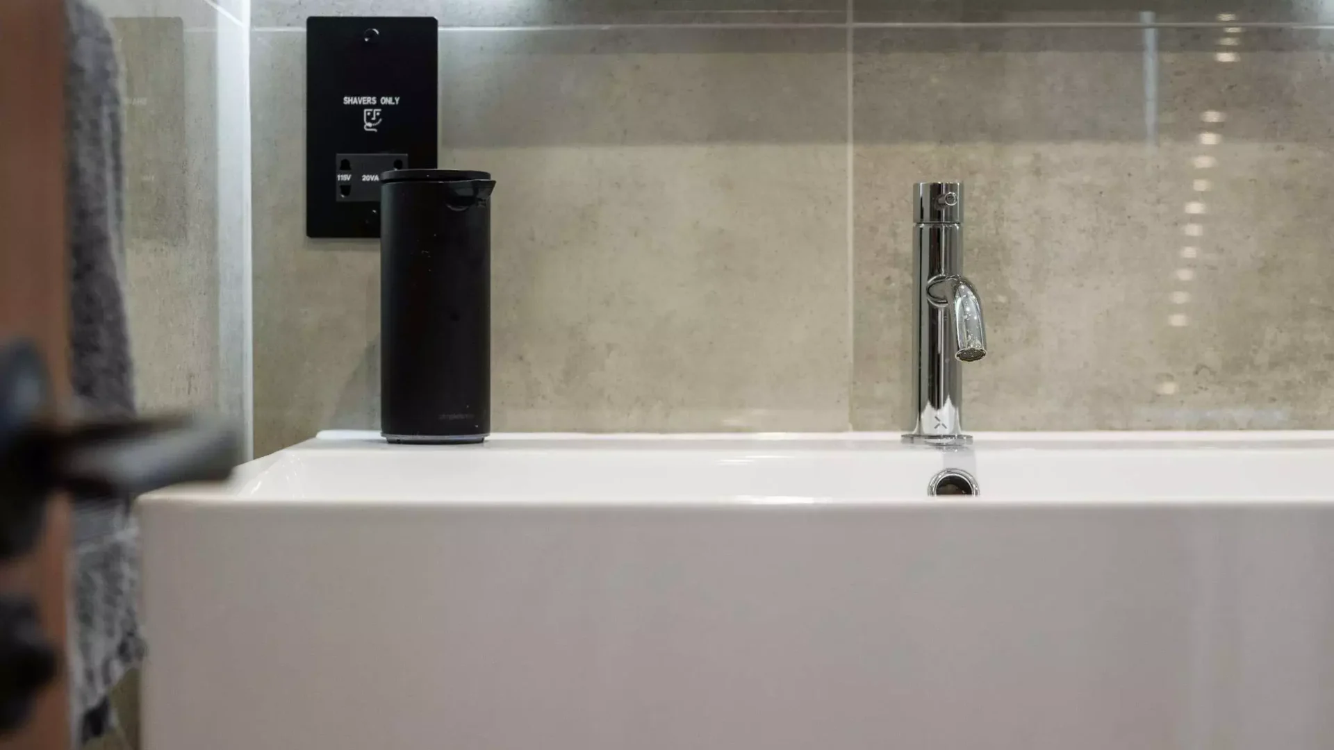 133-Fawe-Park-Road-SW15-2EG-18