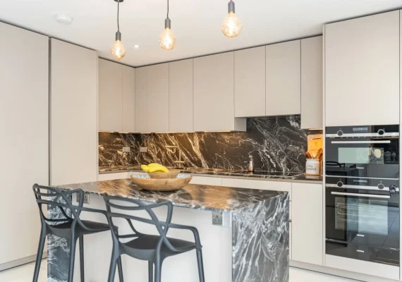 GRG04045-1-1536x1229