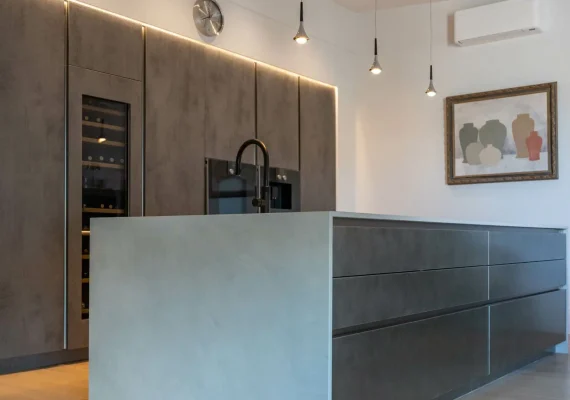 GRG04083-1-1536x1229